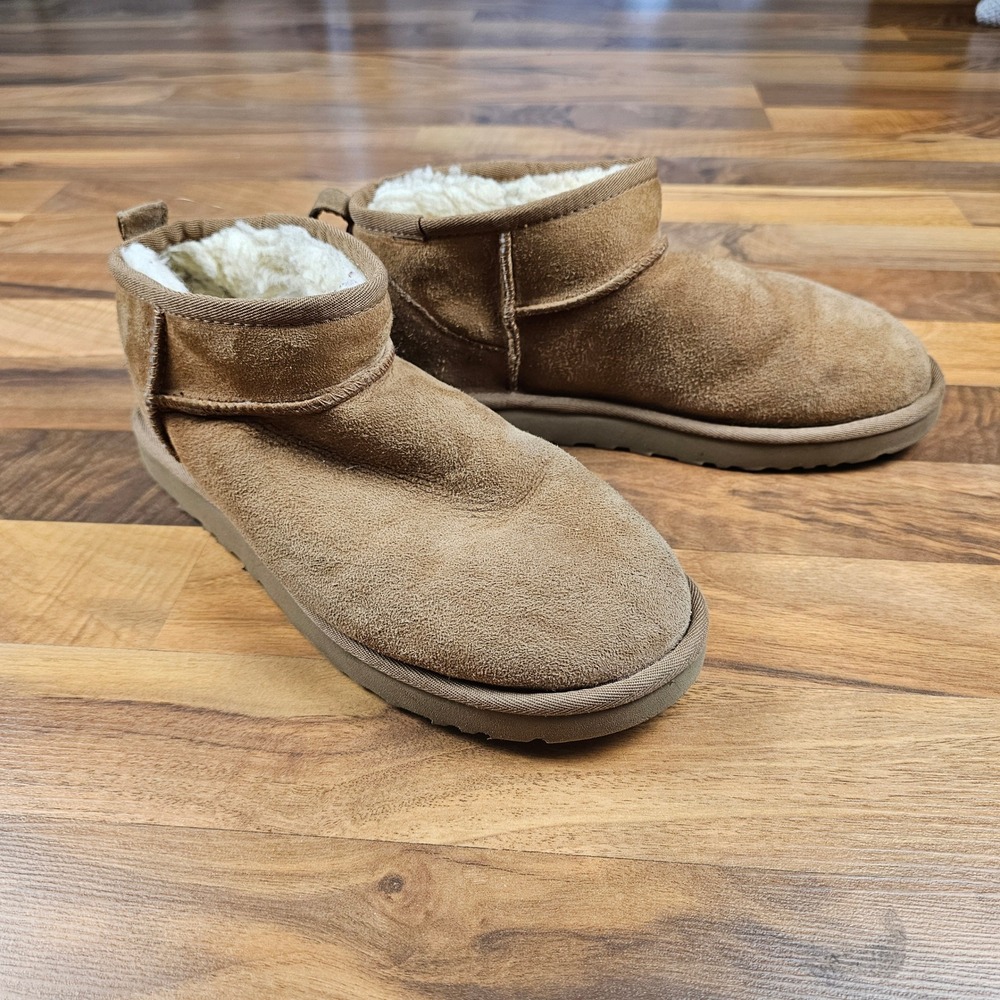 UGG Classic Ultra Mini Boots Chestnut Suede Sheepskin Size 8
